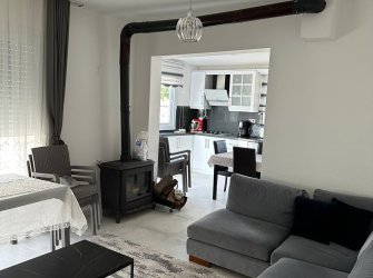GÜLLÜK'TE  DENİZ MANZARALI TADİLATI YAPILMIŞ MÜSTAKİL EV