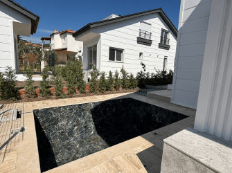 ÇANDARLI'DA DENİZE 250 METRE HARİKA VİLLA