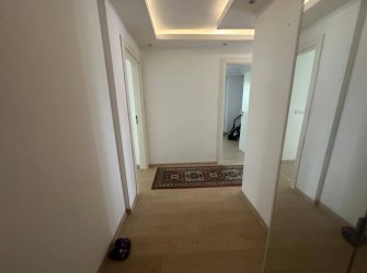 GÜLLÜK MERKEZDE DENİZE 50 METRE UZAKLIKTA HAVUZLU SİTEDE 2+1
