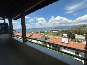DENİZ MANZARALI GENİŞ BAHÇE KULLANIMLI MÜSTAKİL EV
