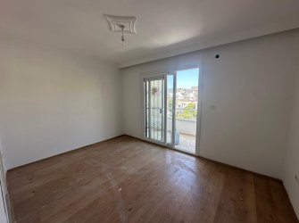 Sahile 50m, Havuzlu Sitede Deniz Manzaralı Dubleks Daire