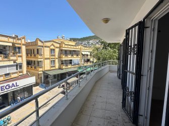 Sahile 50m, Havuzlu Sitede Deniz Manzaralı Dubleks Daire