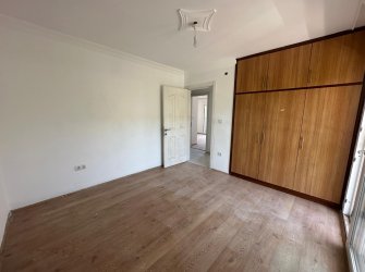 Sahile 50m, Havuzlu Sitede Deniz Manzaralı Dubleks Daire