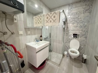 Güllük'te Deniz Manzaralı Sahile Yakın, Eşyalı Satılık 2+1 Daire