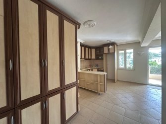GÜLLÜK'ÜN MERKEZİNDE SAHİLE 100 METRE SATILIK 2+1 DAİRE